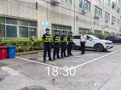 我司鐵保宏泰保安公司安保護衛分隊進(jìn)行安保訓練